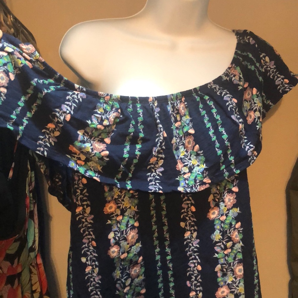 Off the shoulder women’s juniors floral top shirt